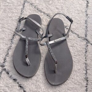 Havaianas gray rhinestone flip flops - women size 37/38